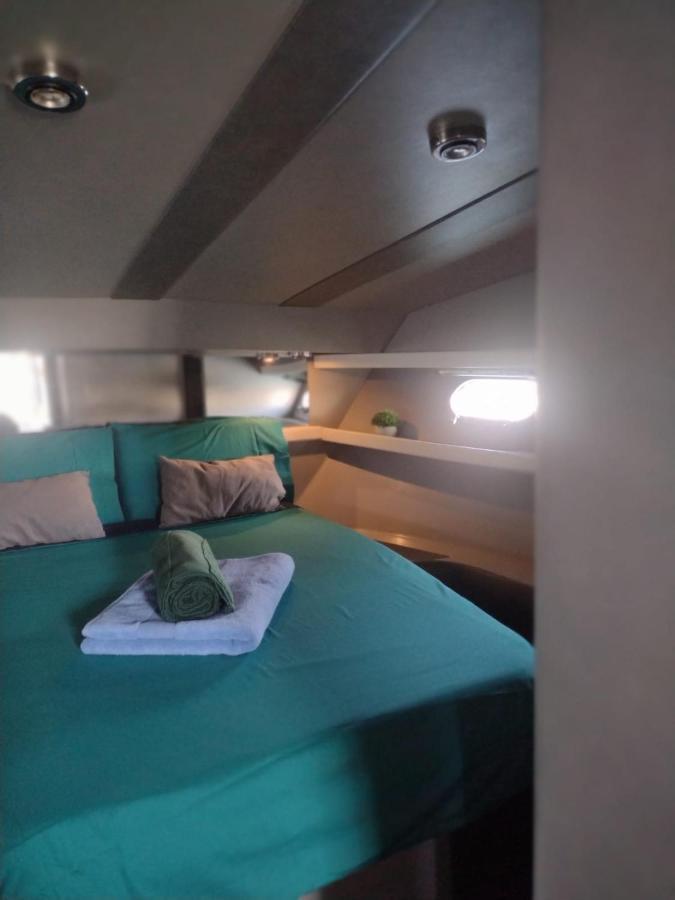 Hotel Yach Boat à Barcelone Extérieur photo