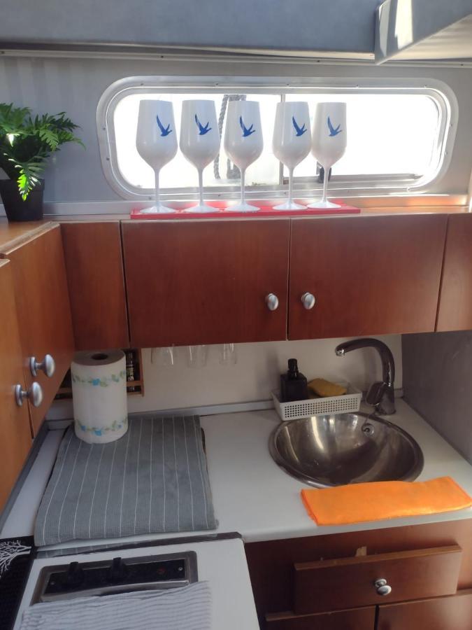 Hotel Yach Boat à Barcelone Extérieur photo