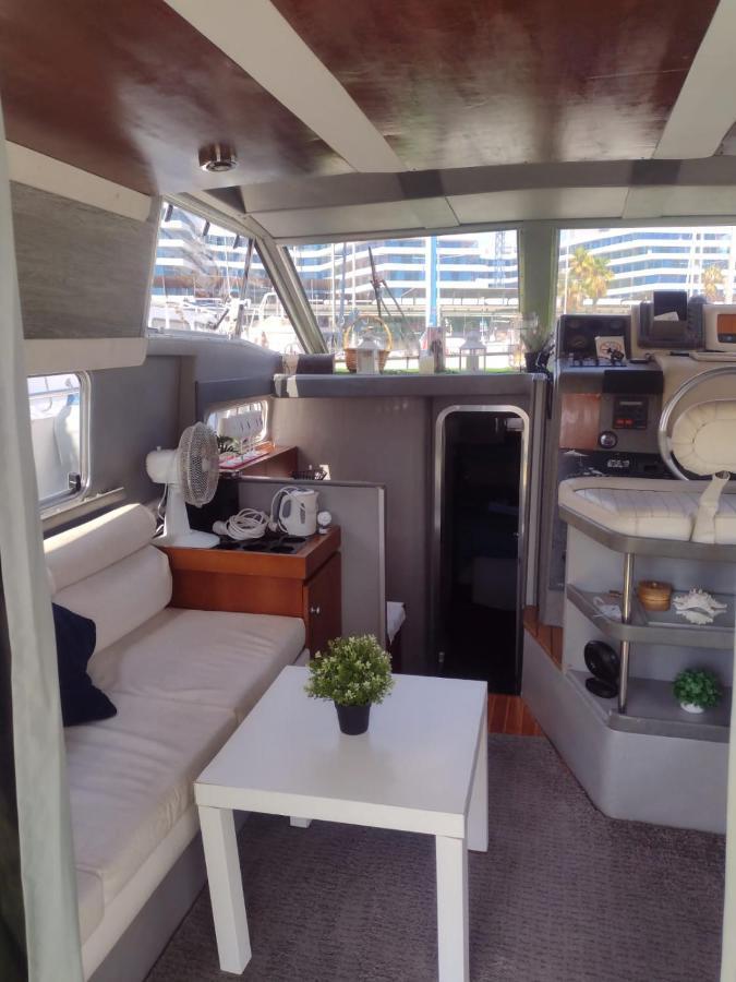 Hotel Yach Boat à Barcelone Extérieur photo